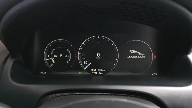 Jaguar XJ