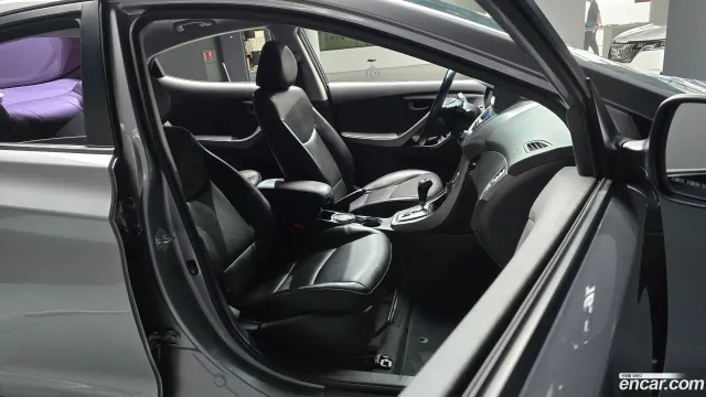 Hyundai Elantra (Avante)