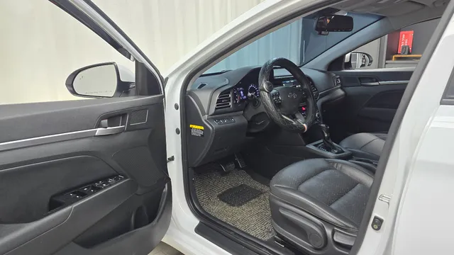 Hyundai Elantra (Avante)