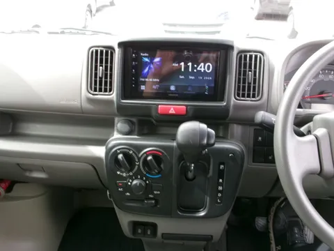 Nissan Clipper Van