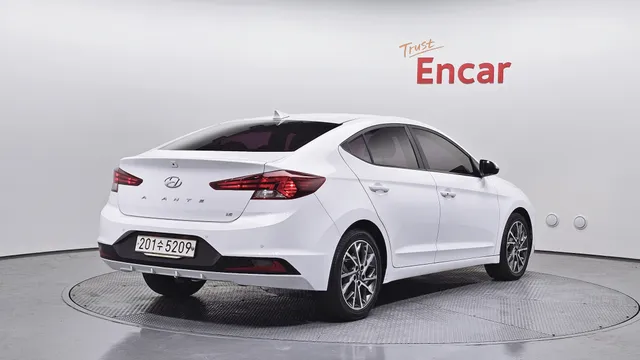 Hyundai Elantra (Avante)