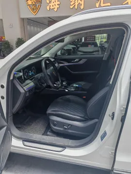 Hongqi HS5