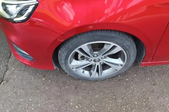 Geely Binray