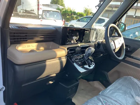Mitsubishi Delica Mini