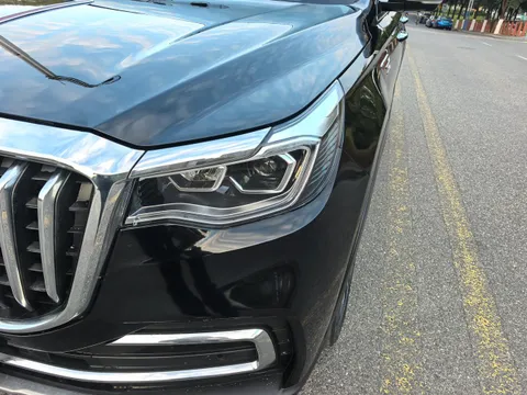 Hongqi HS7