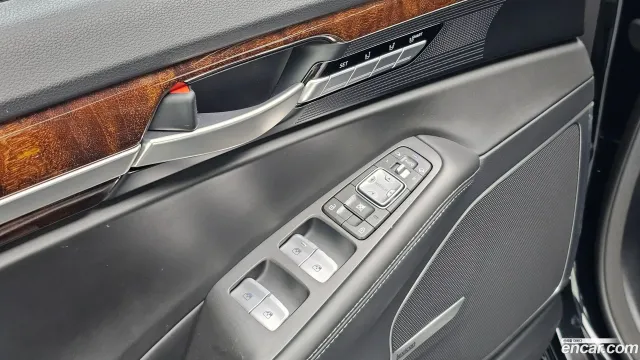 Genesis G90 (EQ900)