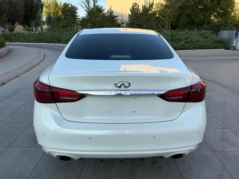 Infiniti Q50L