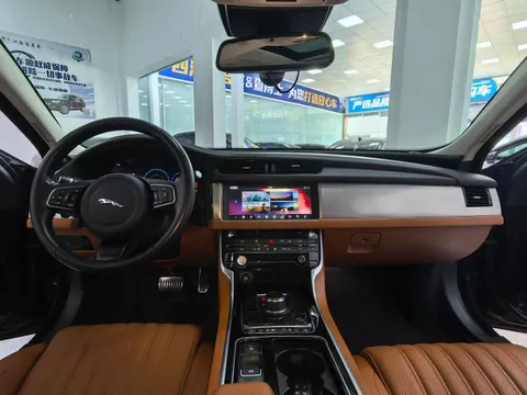 Jaguar XFL