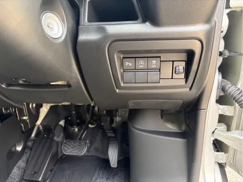 Nissan Clipper Van