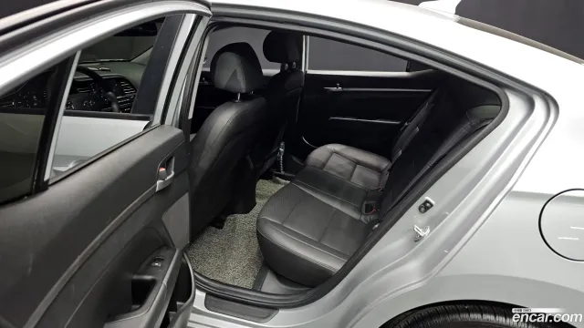 Hyundai Elantra (Avante)
