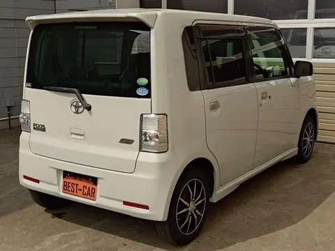 Toyota Pixis Space
