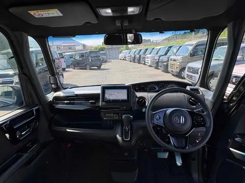 Honda N-BOX Custom
