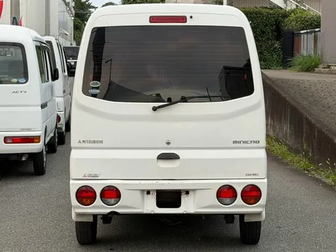 Mitsubishi Minicab Van