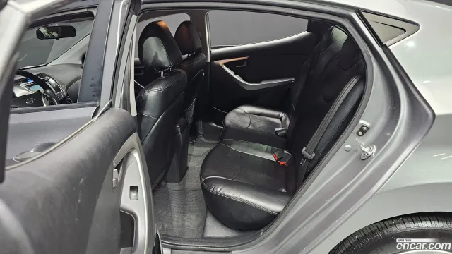 Hyundai Elantra (Avante)