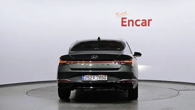 Hyundai Elantra (Avante)