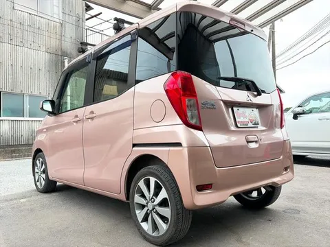 Mitsubishi eK Space