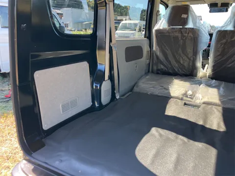 Nissan Clipper Van