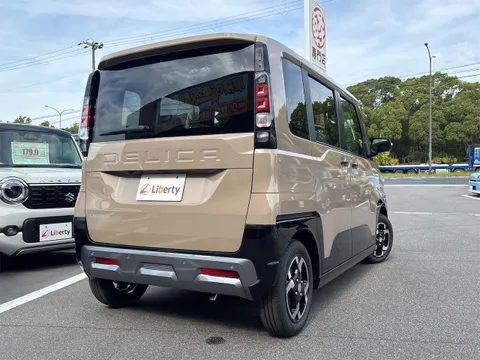 Mitsubishi Delica Mini