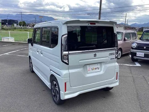 Suzuki Spacia Custom