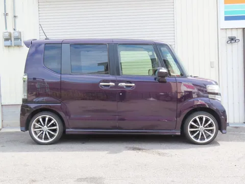 Honda N-BOX Custom