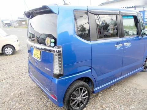 Honda N-BOX Custom