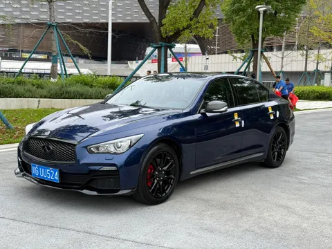 Infiniti Q50L