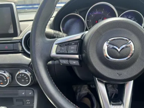 Mazda MX-5 (Roadster)