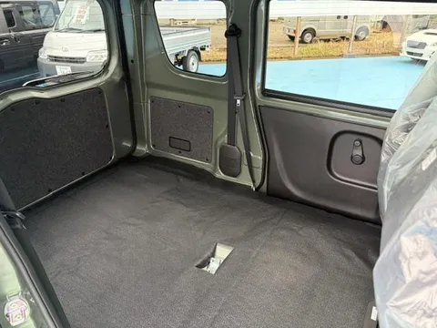Nissan Clipper Van