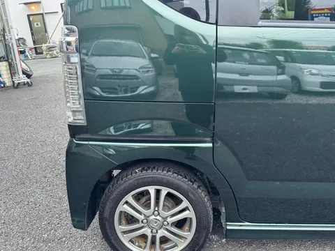 Honda N-BOX Custom