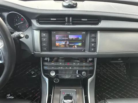 Jaguar XFL