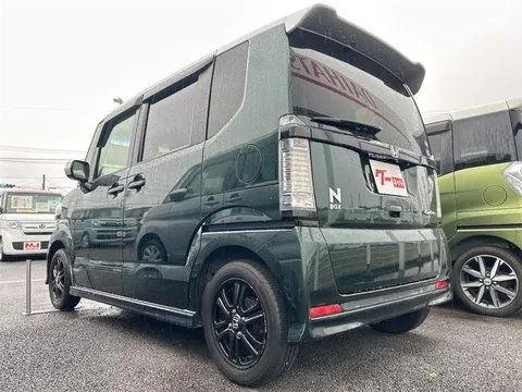 Honda N-BOX Custom