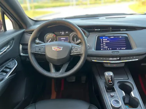 Cadillac XT4