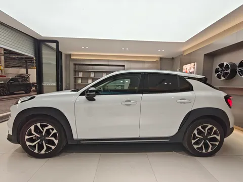Lynk & Co Lynk & Co 02