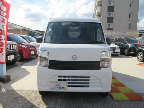 Nissan Clipper Van