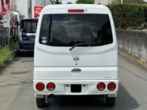 Nissan Clipper Van