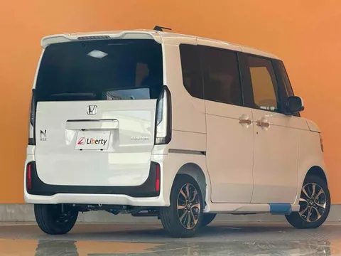 Honda N-BOX Custom