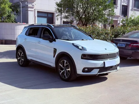 Lynk & Co 01