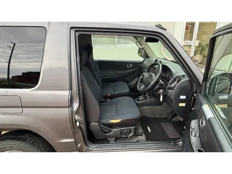 Nissan KIX