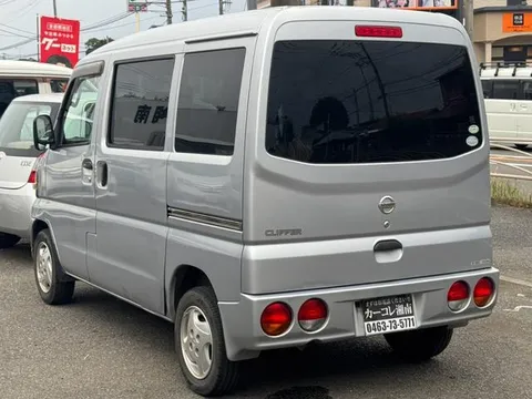 Nissan Clipper Van