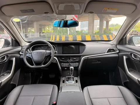 Venucia T90