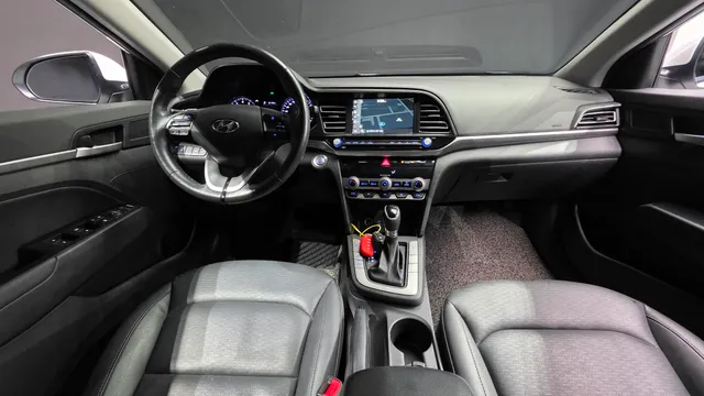 Hyundai Elantra (Avante)