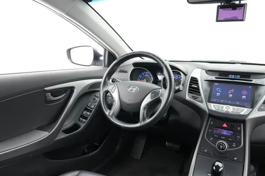 Hyundai Elantra (Avante)