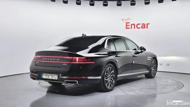 Genesis G90