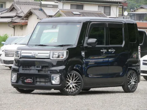Toyota Pixis Mega