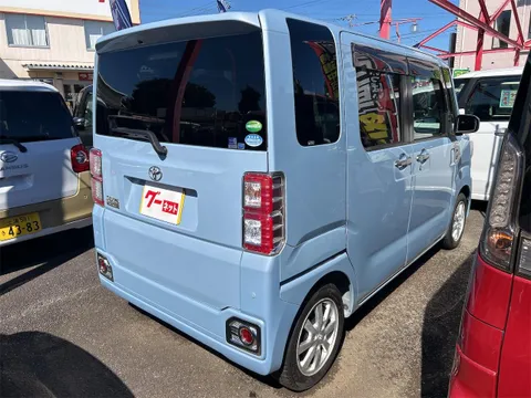 Toyota Pixis Mega