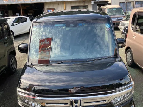 Honda N-BOX Custom