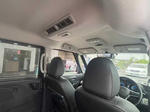 Mitsubishi Delica Mini