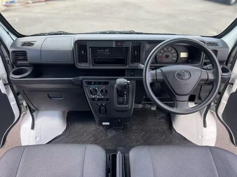 Toyota Pixis Van