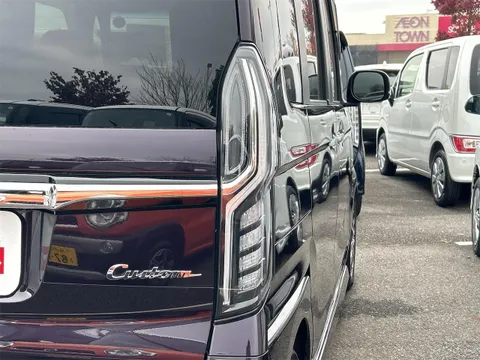 Honda N-BOX Custom