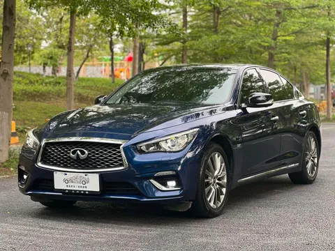 Infiniti Q50L